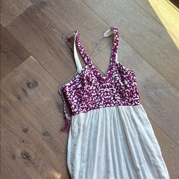 Elegant White and Purple Maxi Dress - Picture 5 of 5